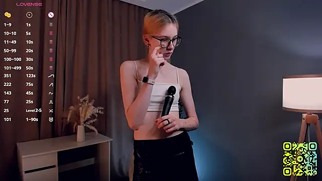 SharylSmalt online show from September 28, 1:01 am