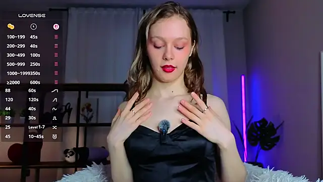 Snapshot of Tender_beauty chatting on June 3, 5:17 pm Tender beauty online show from June 3, 5:17 pm