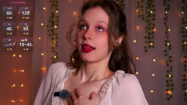Snapshot of Tender_beauty chatting on July 14, 6:47 pm Tender beauty online show from July 14, 6:47 pm