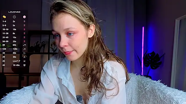Snapshot of Tender_beauty chatting on May 26, 6:39 pm Tender beauty online show from May 26, 6:39 pm