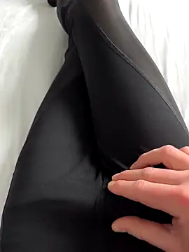 Snapshot of luckylover2024 chatting on February 22, 9:22 am luckylover2024 online show from February 22, 9:22 am