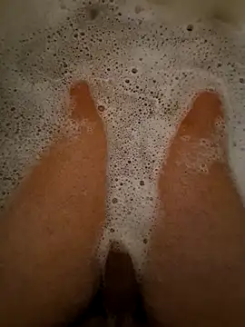 tonipit online show from December 14, 8:25 pm