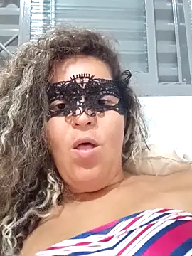 Snapshot of RaphinhaSanches chatting on December 4, 11:42 am RaphinhaSanches online show from December 4, 11:42 am