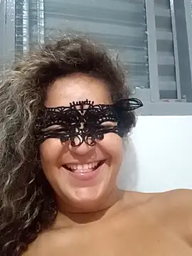 Snapshot of RaphinhaSanches chatting on December 2, 9:33 am RaphinhaSanches online show from December 2, 9:33 am