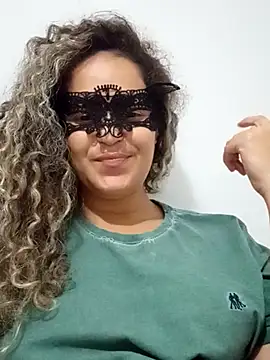 Snapshot of RaphinhaSanches chatting on November 2, 3:06 pm RaphinhaSanches online show from November 2, 3:06 pm