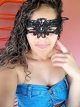 Snapshot of RaphinhaSanches chatting on November 1, 1:38 pm RaphinhaSanches online show from November 1, 1:38 pm