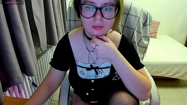 Snapshot of MilisaSweet777 chatting on March 1, 7:58 pm MilisaSweet777 online show from March 1, 7:58 pm