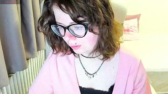 Snapshot of MilisaSweet777 chatting on October 6, 7:03 pm MilisaSweet777 online show from October 6, 7:03 pm