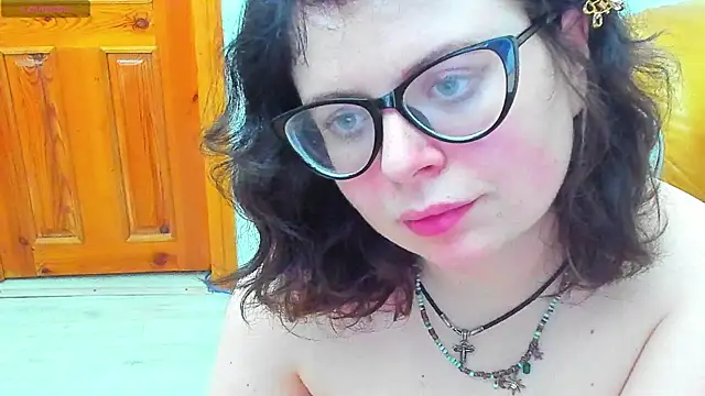 Snapshot of MilisaSweet777 chatting on November 27, 9:26 pm MilisaSweet777 online show from November 27, 9:26 pm