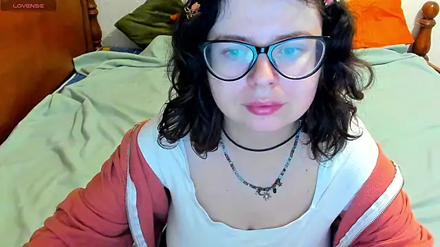 Snapshot of MilisaSweet777 chatting on November 25, 8:09 pm MilisaSweet777 online show from November 25, 8:09 pm