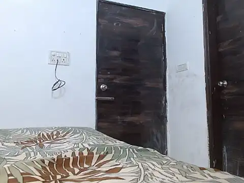 Snapshot of soya_queen chatting on December 14, 5:46 am soya queen online show from December 14, 5:46 am