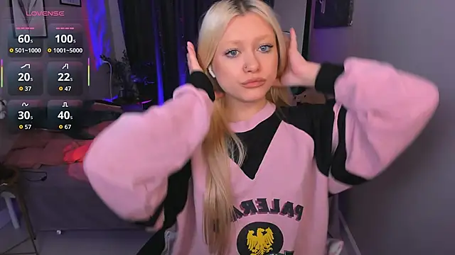 Millie Vanillies online show from December 15, 1:17 pm