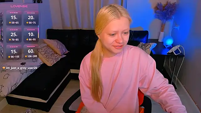 Snapshot of Millie_Vanillies chatting on November 20, 4:51 pm Millie Vanillies online show from November 20, 4:51 pm