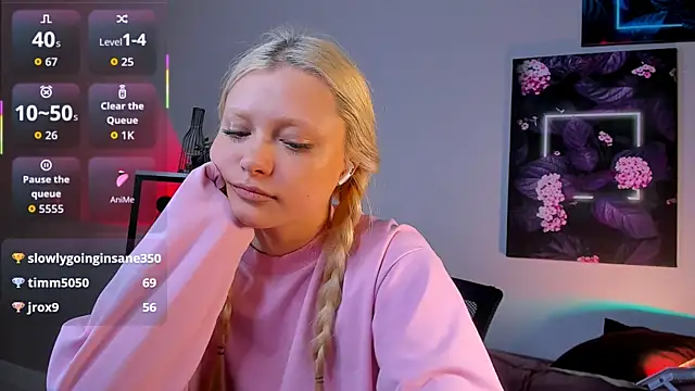 Snapshot of Millie_Vanillies chatting on November 28, 10:37 am Millie Vanillies online show from November 28, 10:37 am