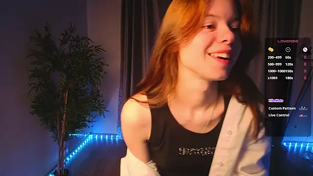 TiannaBorlace online show from March 8, 1:11 am