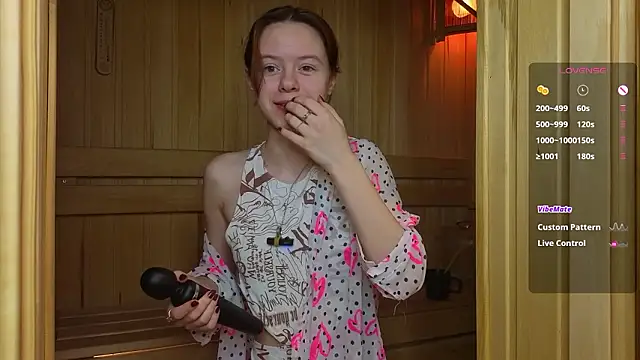 TiannaBorlace online show from March 5, 1:13 am