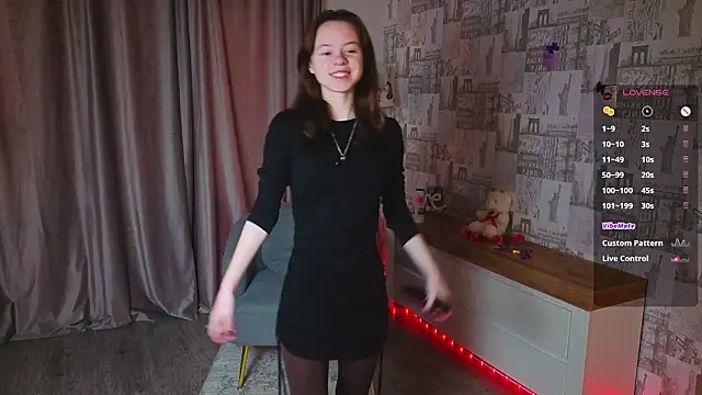 TiannaBorlace online show from March 7, 1:12 am