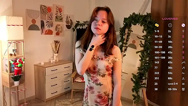 TiannaBorlace online show from January 13, 2:26 am