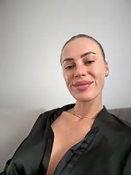  JessyRey  online show from October 13, 9:00 am