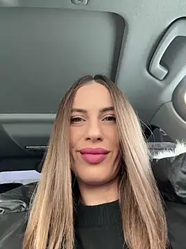  JessyRey  online show from January 18, 11:35 am