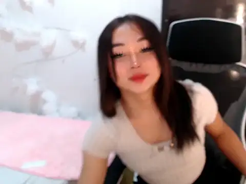 SultryCyraFoxmore online show from October 18, 8:33 pm