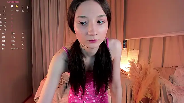 Snapshot of MilliMouse chatting on November 17, 11:42 pm MilliMouse online show from November 17, 11:42 pm