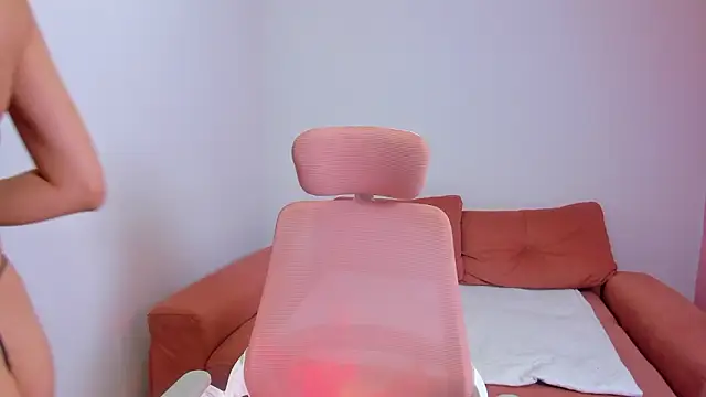 Emiss Jones online show from March 13, 2:49 am