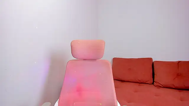 Emiss Jones online show from March 21, 11:52 pm