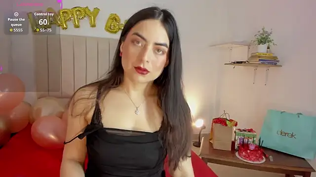 Snapshot of sashaa_petit chatting on October 7, 11:22 am sashaa petit online show from October 7, 11:22 am