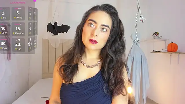 Snapshot of sashaa_petit chatting on October 18, 11:01 am sashaa petit online show from October 18, 11:01 am