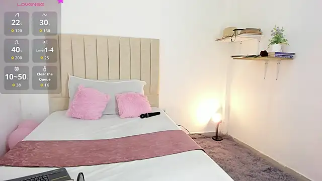 Snapshot of sashaa_petit chatting on September 30, 11:38 am sashaa petit online show from September 30, 11:38 am