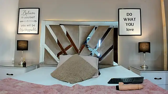 cellestehot online show from October 27, 11:55 am