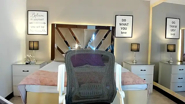 cellestehot online show from April 14, 1:49 pm