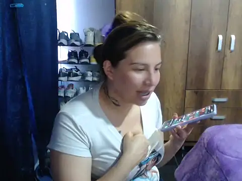 cloequeen15 online show from December 1, 10:32 pm