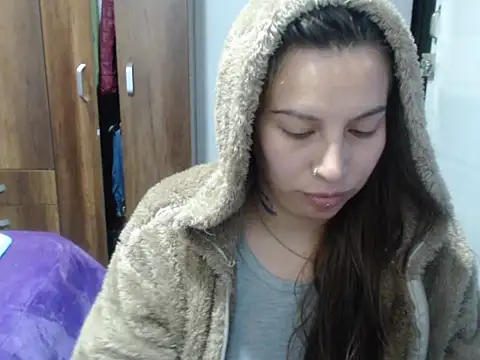 cloequeen15 online show from October 23, 8:18 pm