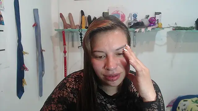 Snapshot of cloequeen15 chatting on September 18, 10:18 am cloequeen15 online show from September 18, 10:18 am