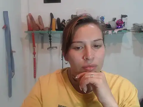 Snapshot of cloequeen15 chatting on September 22, 5:41 pm cloequeen15 online show from September 22, 5:41 pm