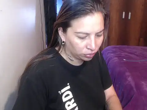 cloequeen15 online show from March 15, 2:02 pm