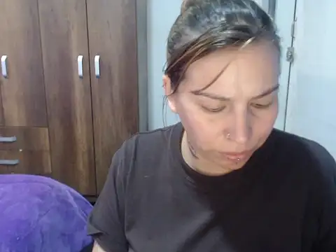 cloequeen15 online show from November 14, 5:38 pm