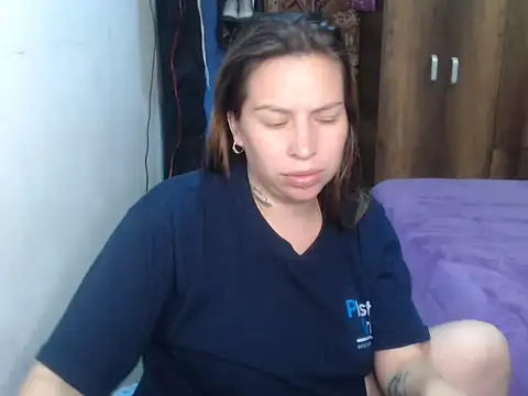 cloequeen15 online show from March 31, 11:29 pm