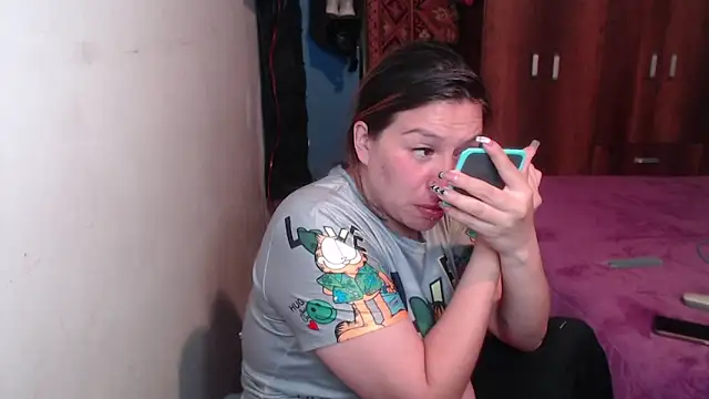 cloequeen15 online show from April 5, 12:06 am