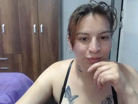 cloequeen15 online show from November 10, 2:44 pm