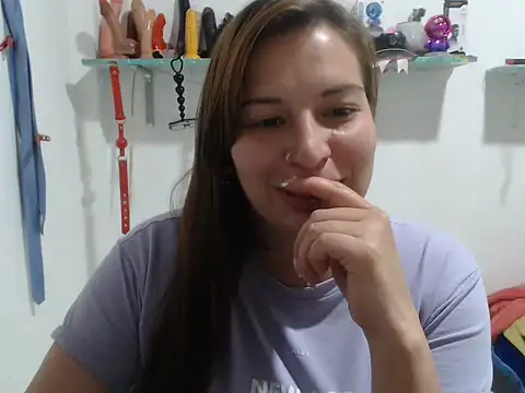 Snapshot of cloequeen15 chatting on September 25, 6:36 pm cloequeen15 online show from September 25, 6:36 pm