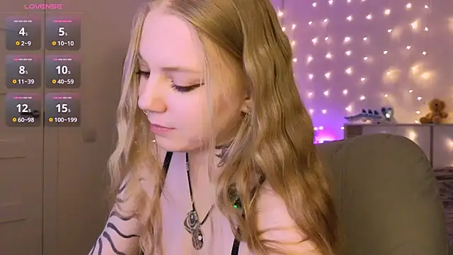 RebeccaAster online show from April 23, 6:09 pm