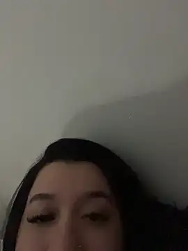 Snapshot of Aliciawhitee chatting on April 28, 4:39 am Aliciawhitee online show from April 28, 4:39 am