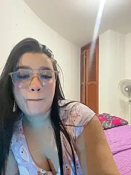Aliciawhitee online show from November 22, 1:48 am