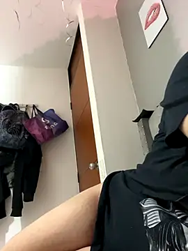 Snapshot of Aliciawhitee chatting on October 10, 12:00 am Aliciawhitee online show from October 10, 12:00 am