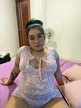 Aliciawhitee online show from November 7, 1:10 am