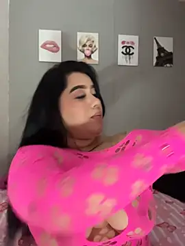 Aliciawhitee online show from April 24, 2:57 am