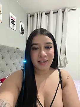 Aliciawhitee online show from December 14, 11:54 pm